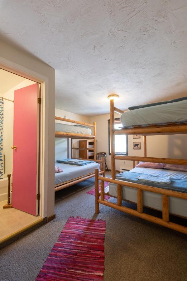 Dreamcatcher Hostel Golden Exterior photo