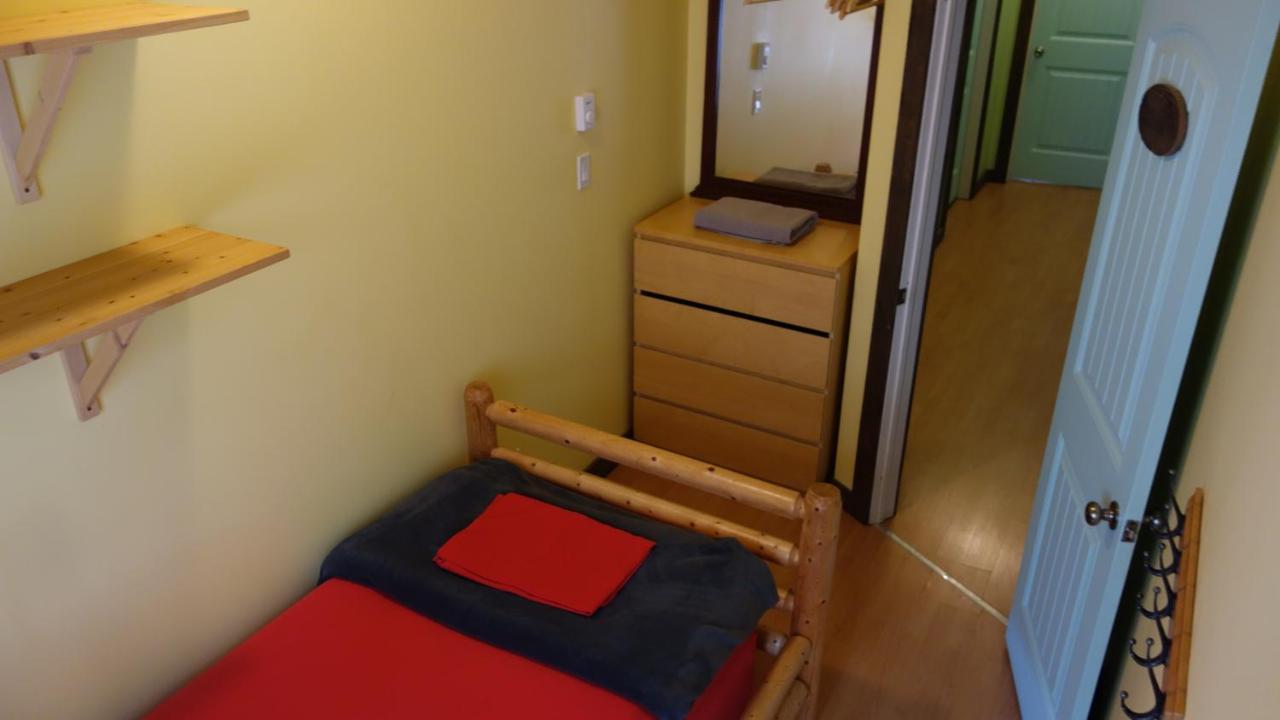 Dreamcatcher Hostel Golden Exterior photo