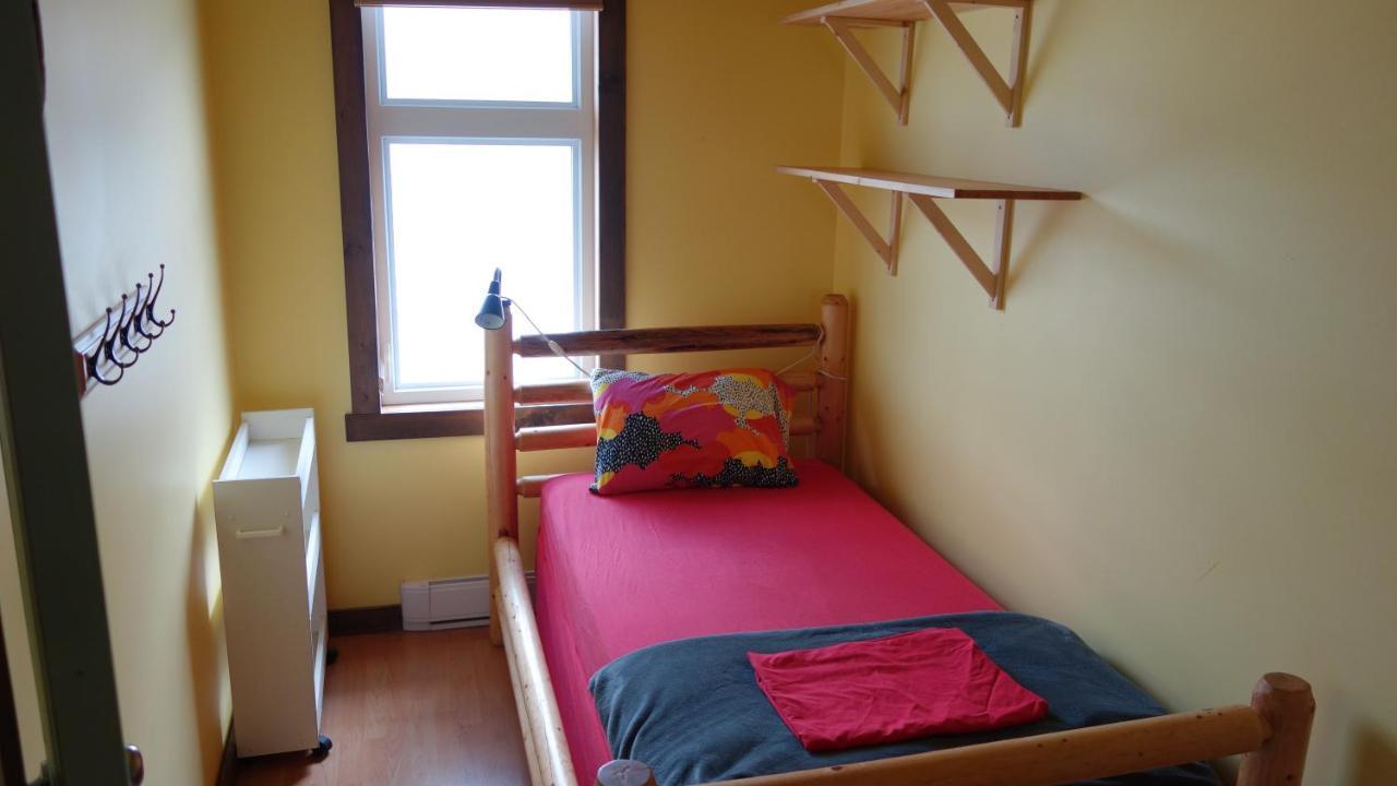 Dreamcatcher Hostel Golden Exterior photo