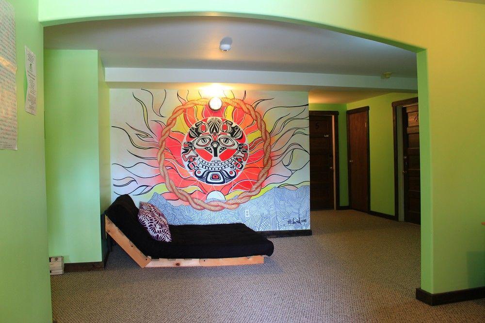 Dreamcatcher Hostel Golden Exterior photo