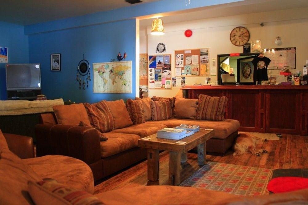 Dreamcatcher Hostel Golden Exterior photo
