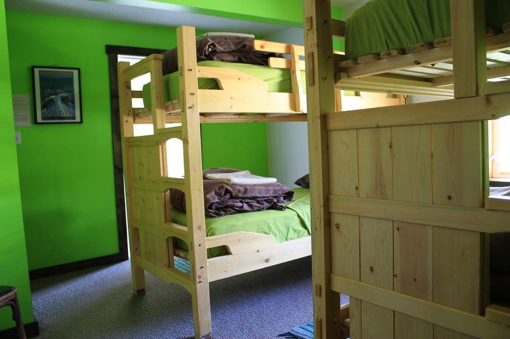 Dreamcatcher Hostel Golden Exterior photo